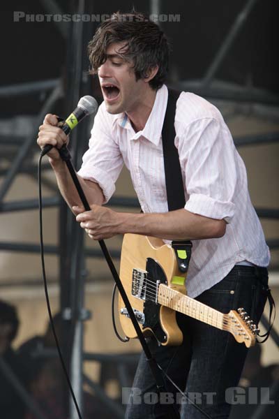 WE ARE SCIENTISTS - 2006-07-07 - PARIS - Hippodrome de Longchamp - 